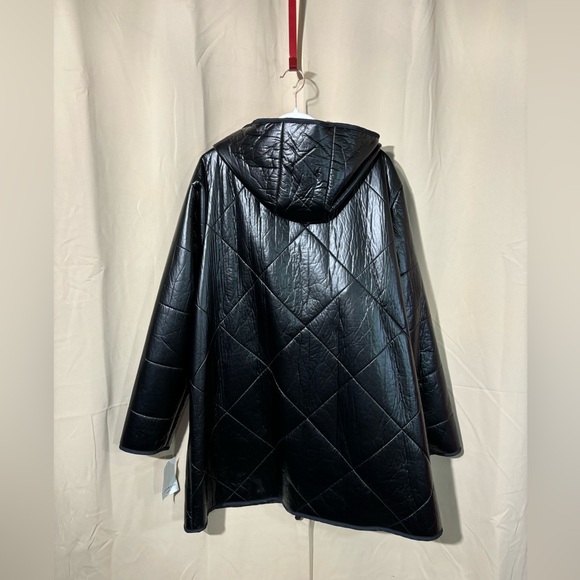 NWT Water resistant fall jacket - Picture 10 of 10